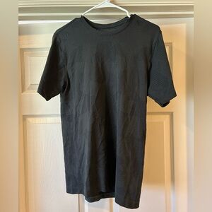Lululemon metal vent tech men’s tee